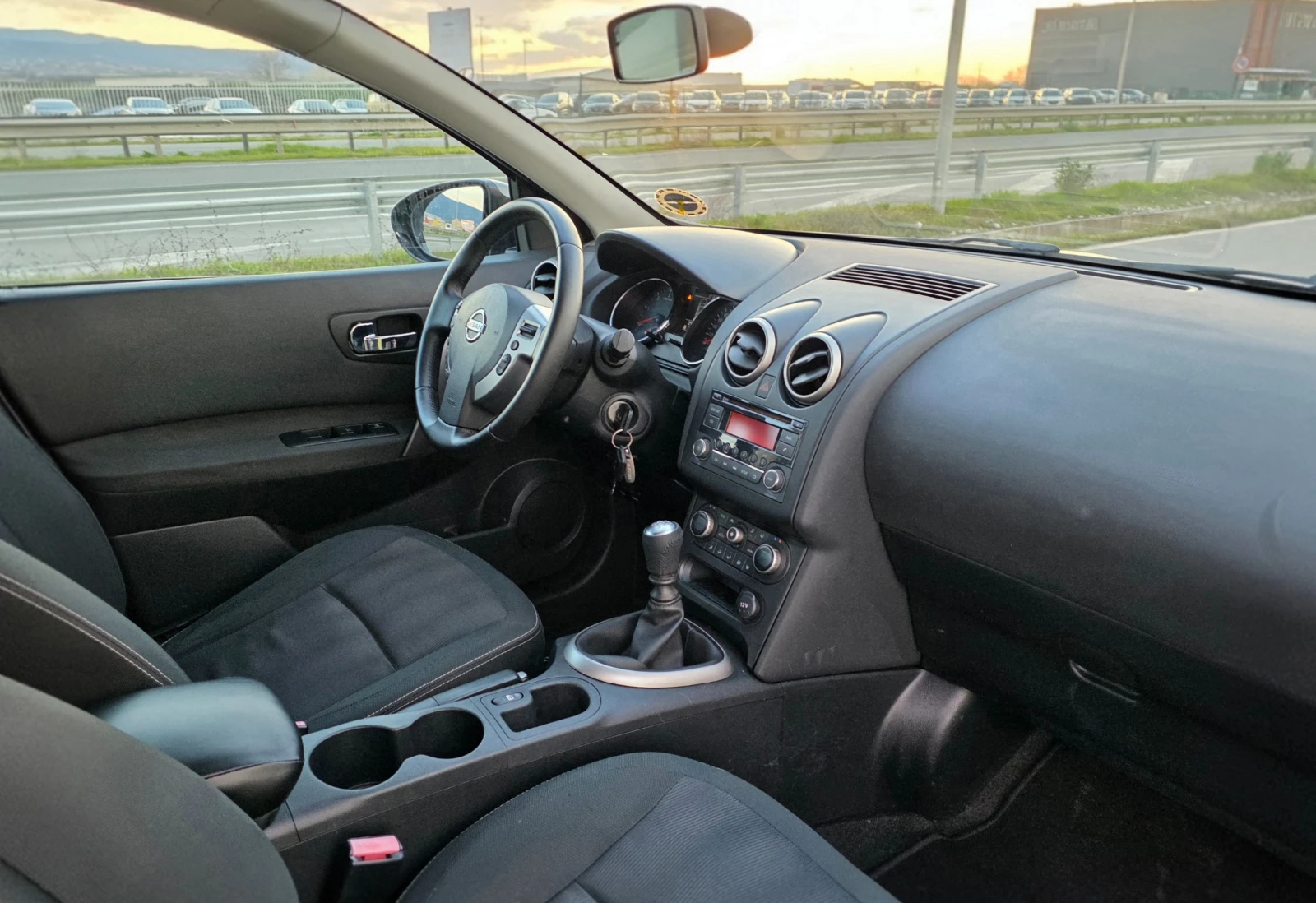 Nissan Qashqai 1.5 dci 110ks, снимка 8 - Автомобили и джипове - 54128814