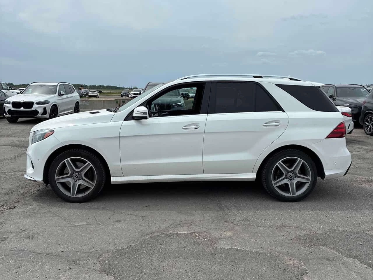 Mercedes-Benz GLE 400 | HARMAN KARDON | ПАНОРАМА | 360 | CARFAX | , снимка 2 - Автомобили и джипове - 54796572