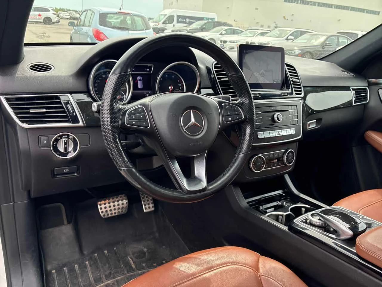 Mercedes-Benz GLE 400 | HARMAN KARDON | ПАНОРАМА | 360 | CARFAX | , снимка 13 - Автомобили и джипове - 54796572