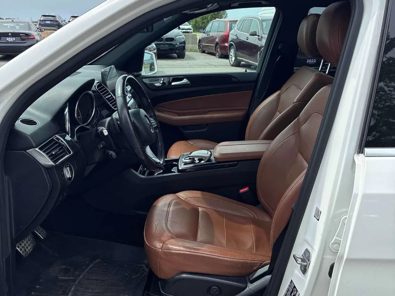 Mercedes-Benz GLE 400 | HARMAN KARDON | ПАНОРАМА | 360 | CARFAX | , снимка 12 - Автомобили и джипове - 54796572