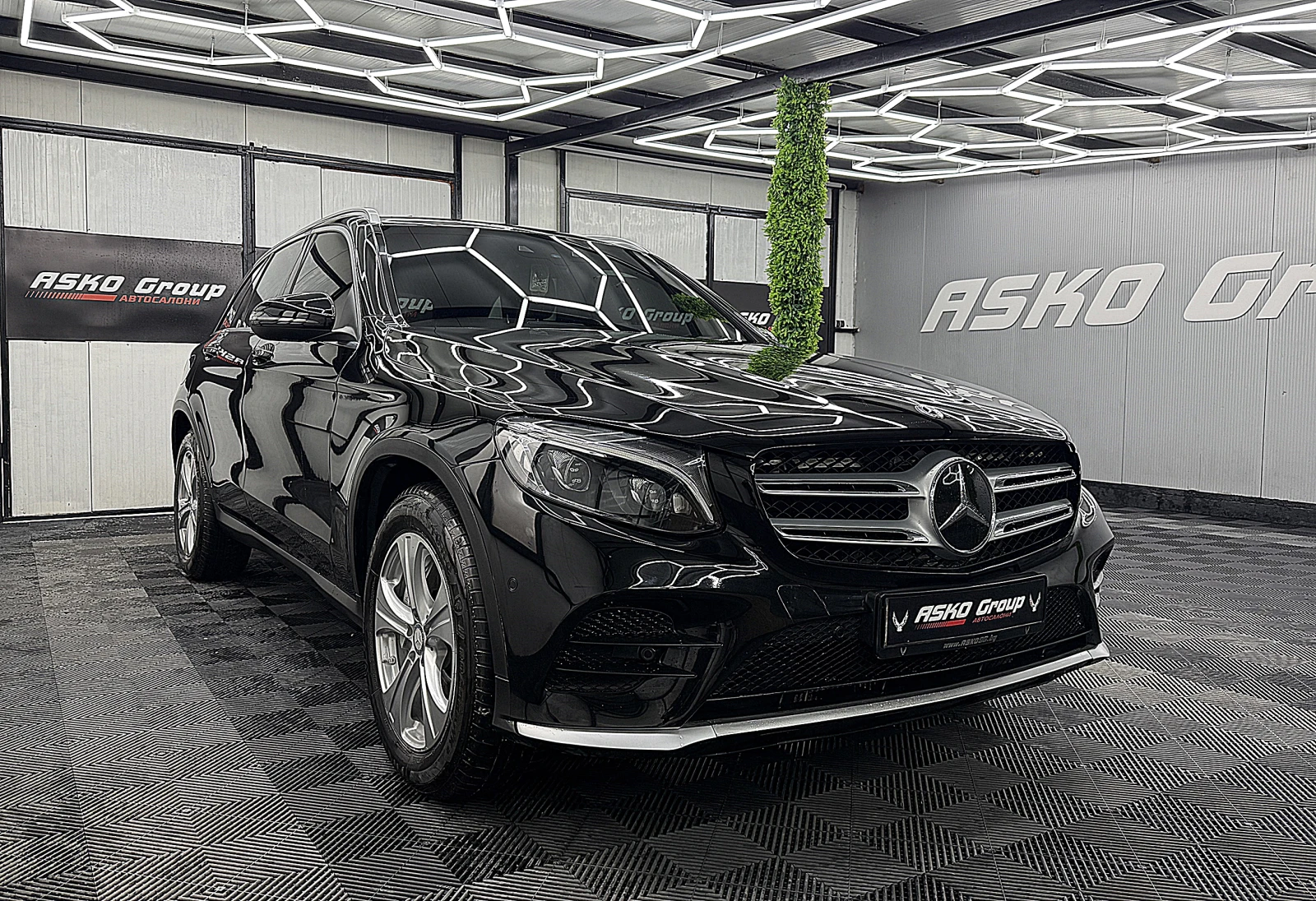 Mercedes-Benz GLC 220 AMG-line/4-Matic/KAMERA/KeulessGo/СОБСТВЕН ЛИЗИНГ, снимка 3 - Автомобили и джипове - 54912530