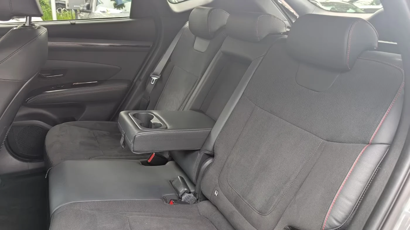 Hyundai Tucson N-LINE/TOP/PLUG-IN/CAM/NAVI/CARPLAY, снимка 14 - Автомобили и джипове - 54968931