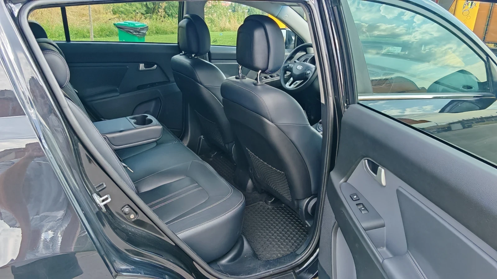 Kia Sportage 2.0CRDI 184кс АВТОМАТИК КОЖА НАВИГАЦИЯ , снимка 11 - Автомобили и джипове - 55804675