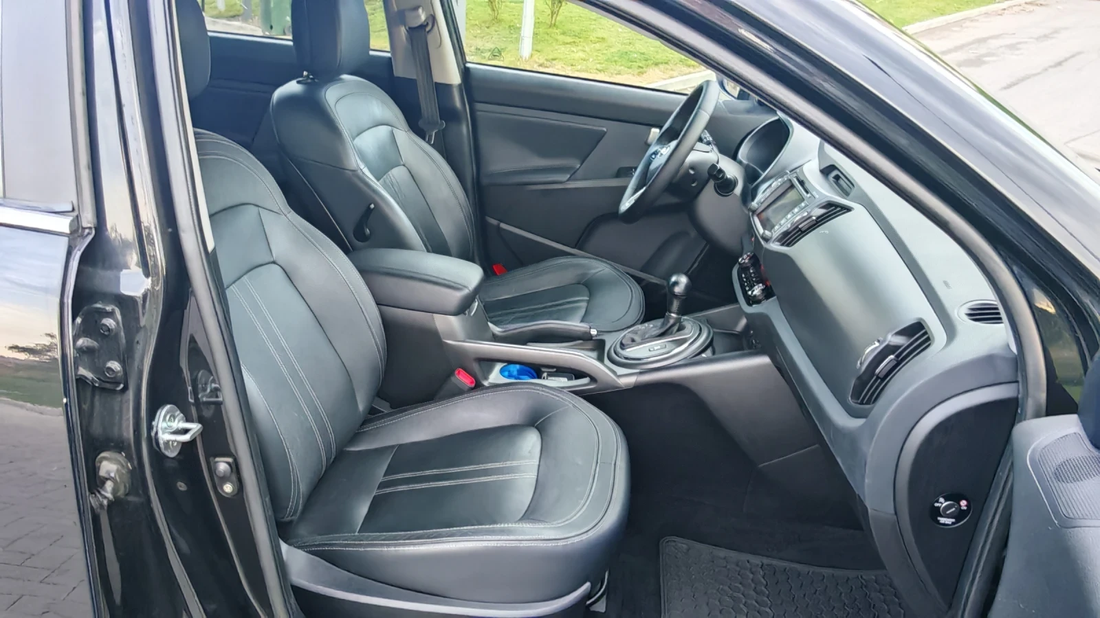 Kia Sportage 2.0CRDI 184кс АВЪОМСТИК КОЖА НАВИГАЦИЯ , снимка 7 - Автомобили и джипове - 55804675