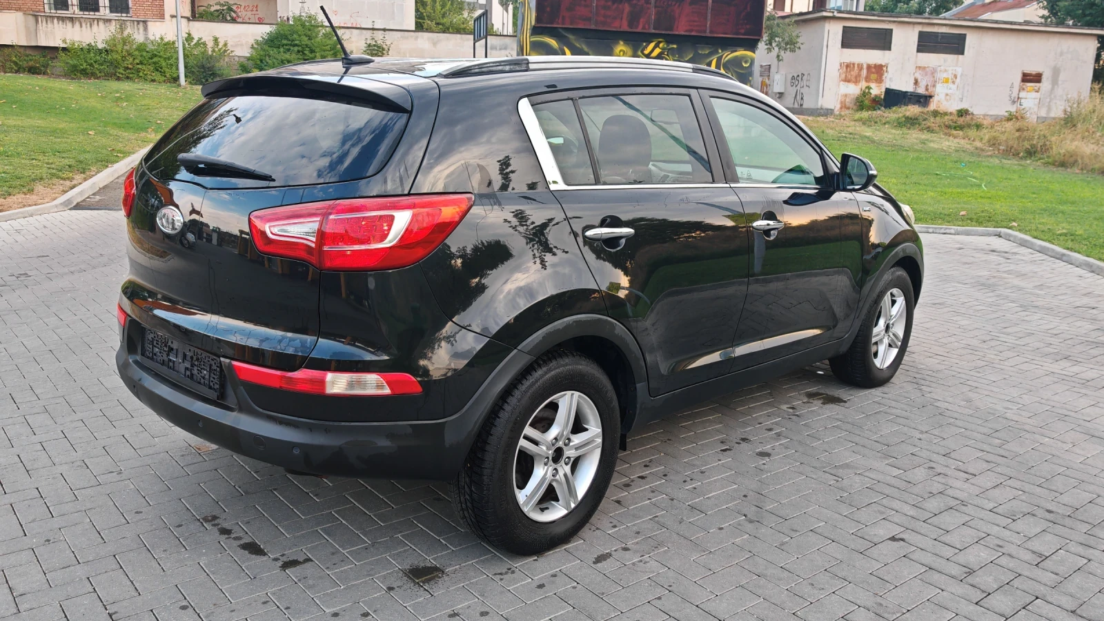 Kia Sportage 2.0CRDI 184кс АВЪОМСТИК КОЖА НАВИГАЦИЯ , снимка 3 - Автомобили и джипове - 55804675