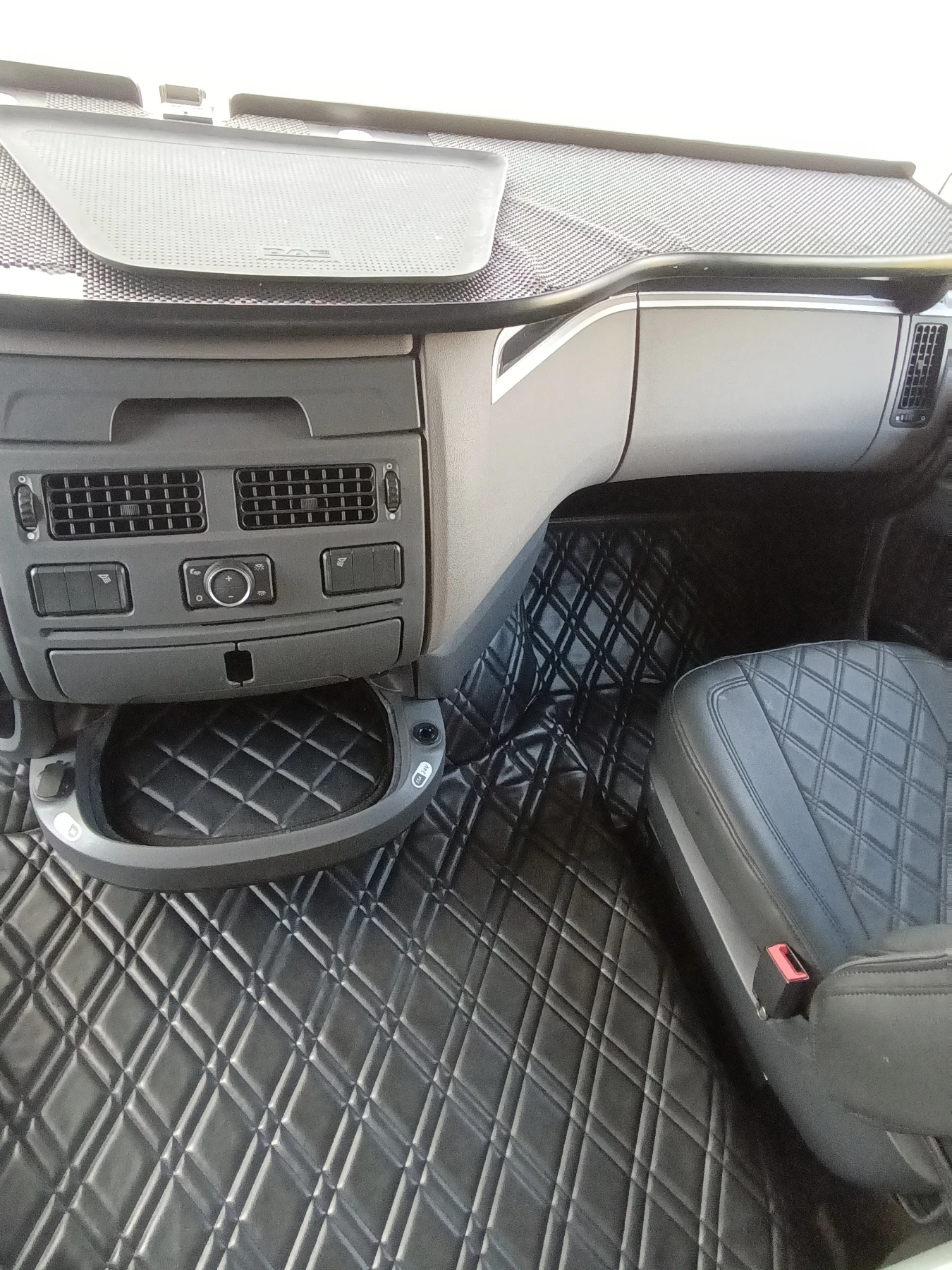 Daf XF 105 530 - изображение 10