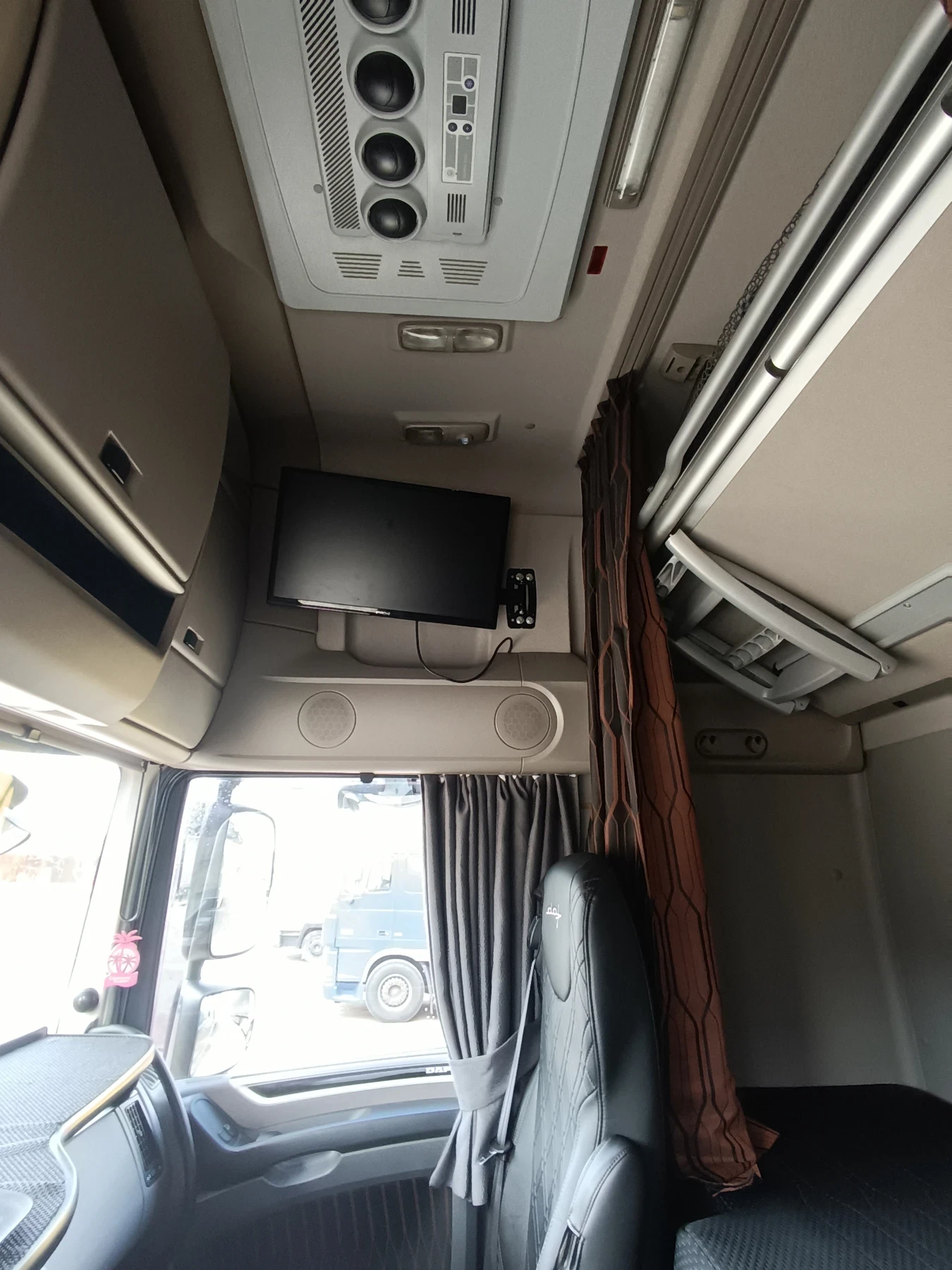 Daf XF 105 530 - изображение 8