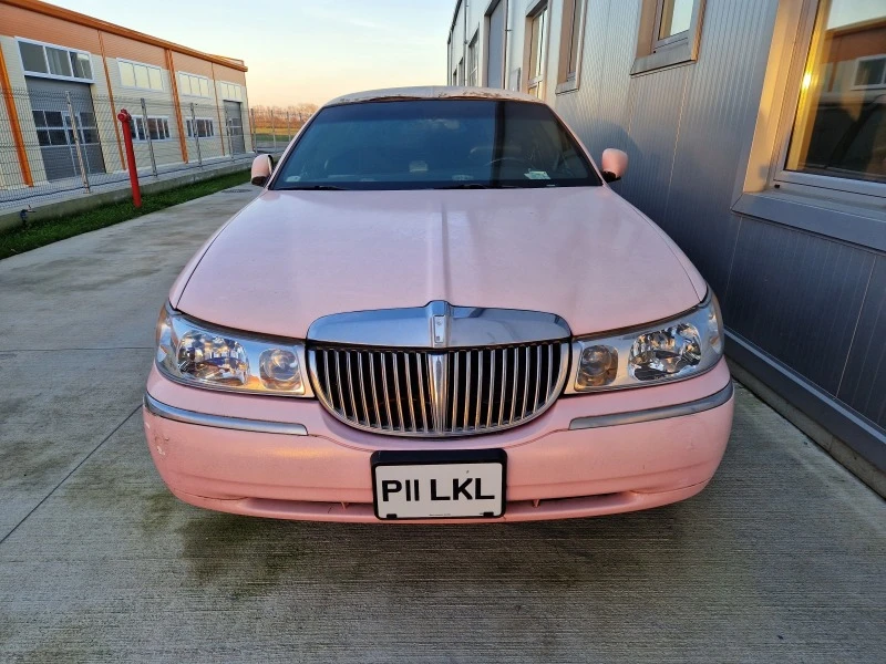 Lincoln Town car 4.6L-V-8, снимка 1 - Автомобили и джипове - 45742766