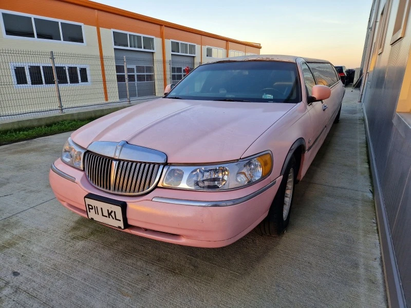 Lincoln Town car 4.6L-V-8, снимка 2 - Автомобили и джипове - 45742766