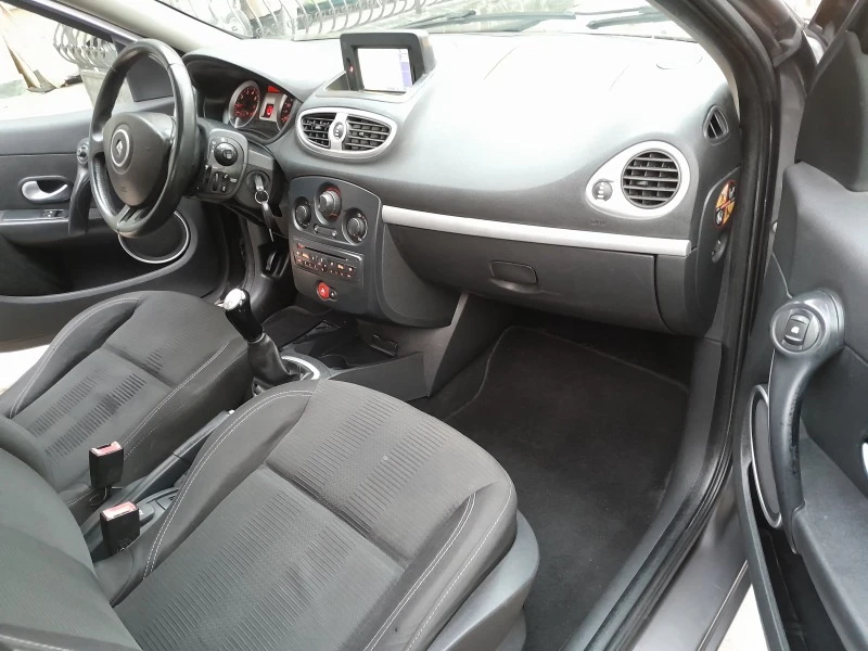 Renault Clio 1.2i ГАЗ, снимка 12 - Автомобили и джипове - 43887338