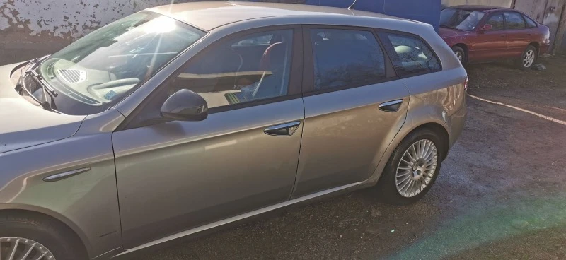 Alfa Romeo 159 sportwagon, снимка 2 - Автомобили и джипове - 47466888