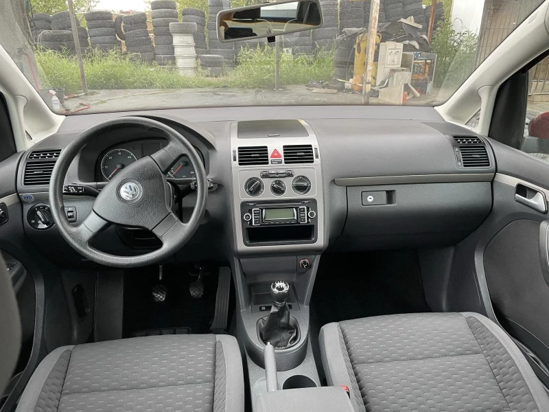 VW Touran 1.9 TDI 105кс 6скорости, снимка 15 - Автомобили и джипове - 47597689