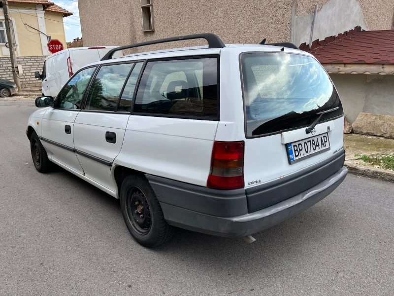 Opel Astra 1.4i, снимка 4 - Автомобили и джипове - 48669729