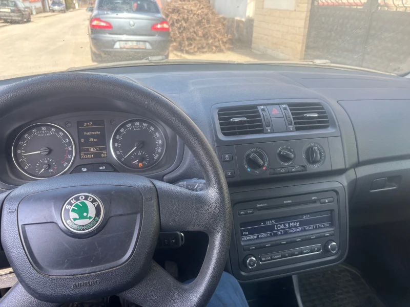 Skoda Fabia 1.6 tdi, снимка 5 - Автомобили и джипове - 49522897