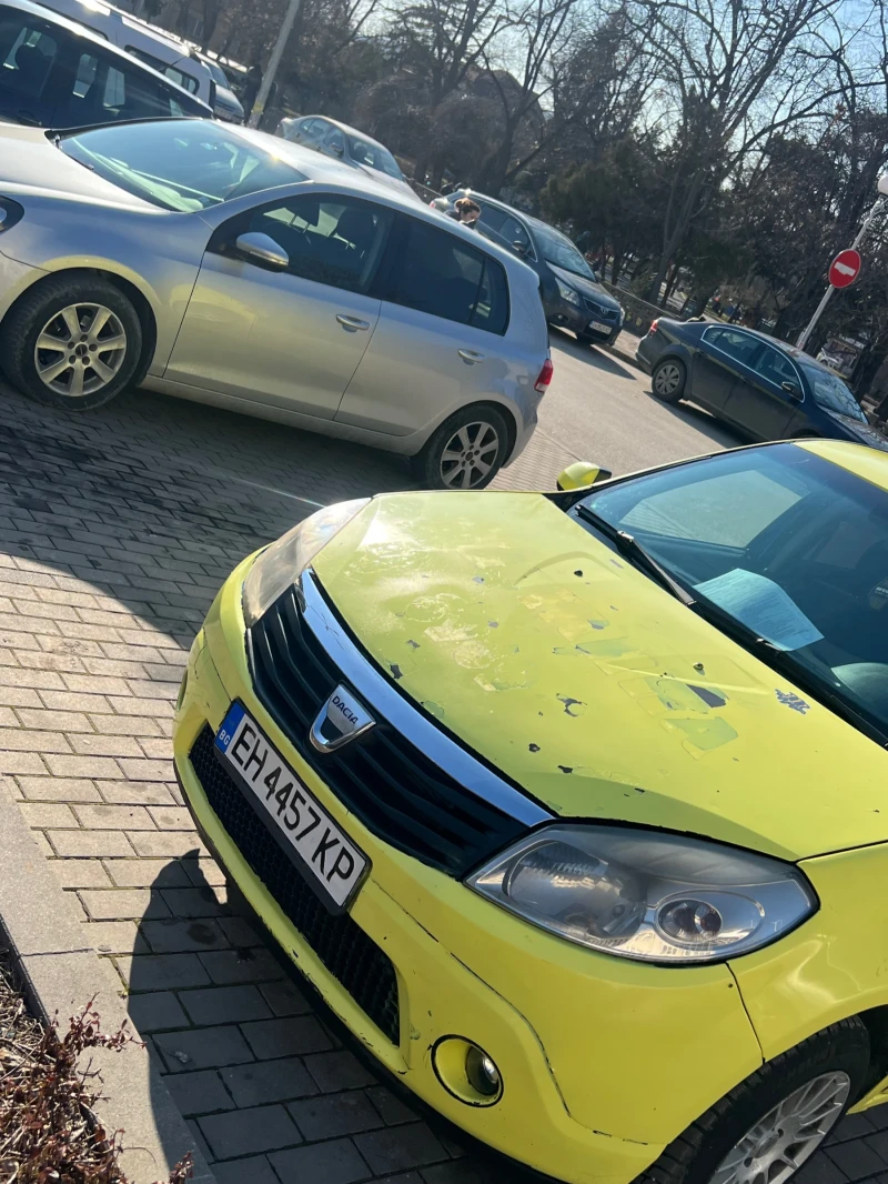 Dacia Sandero kolata e gotova za rabota, снимка 1 - Автомобили и джипове - 49570509