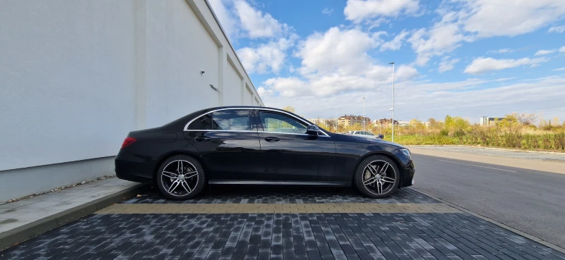 Mercedes-Benz E 220 2.2 AMG line| 360| 9G, снимка 4 - Автомобили и джипове - 52508002