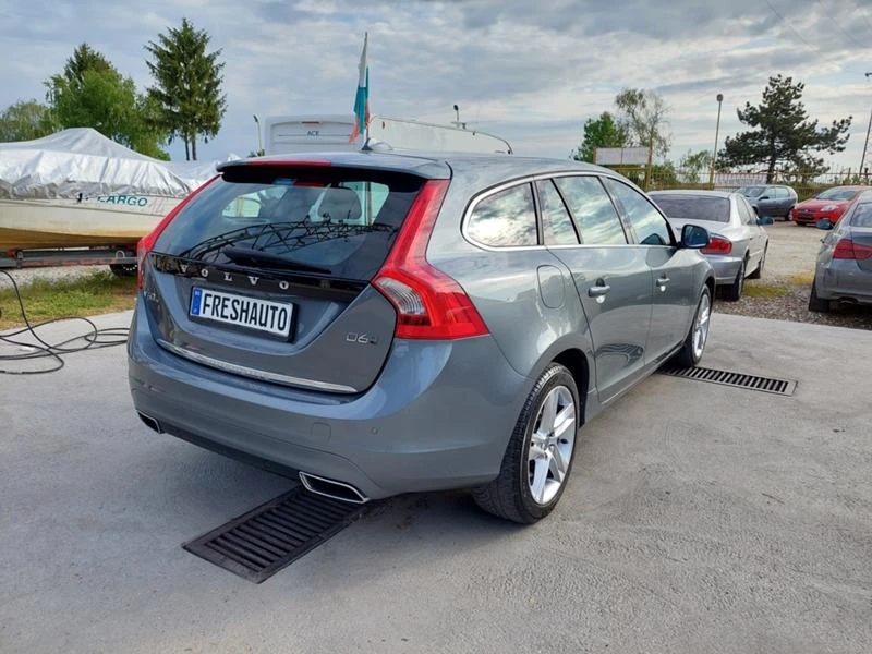 Volvo V60 2.4 TWIN ENGINE 4х4 - изображение 5