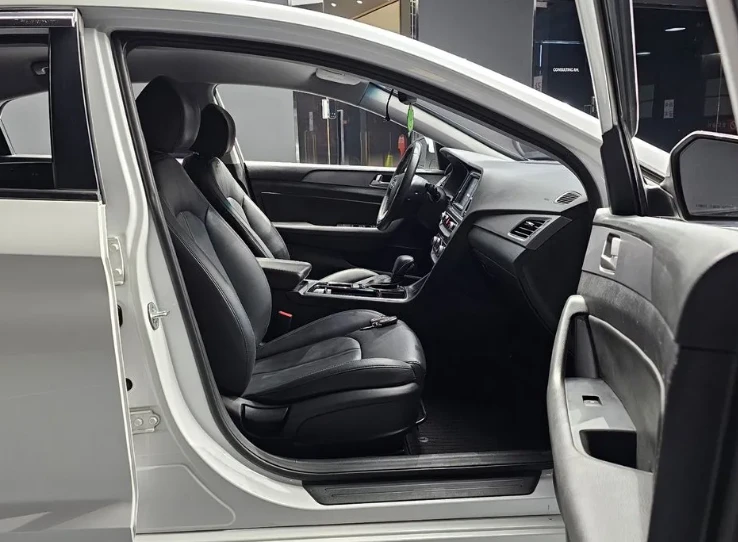 Hyundai Sonata 2.0 Smart - изображение 9