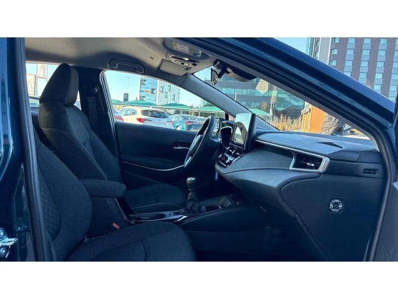 Toyota Corolla SDN 1.5 6MT Executive MY25, снимка 6 - Автомобили и джипове - 52999627