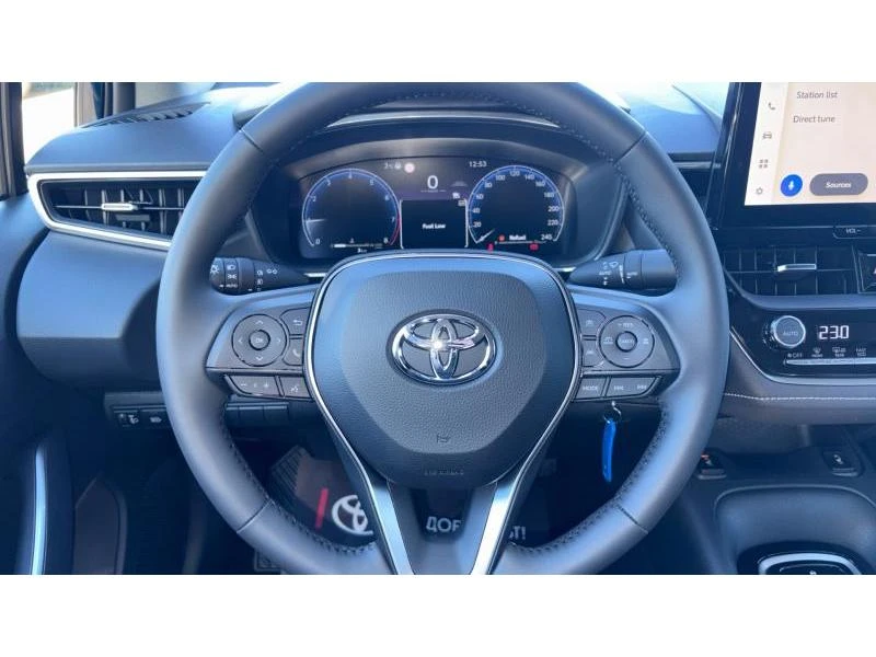 Toyota Corolla SDN 1.5 6MT Executive MY25, снимка 13 - Автомобили и джипове - 52999627