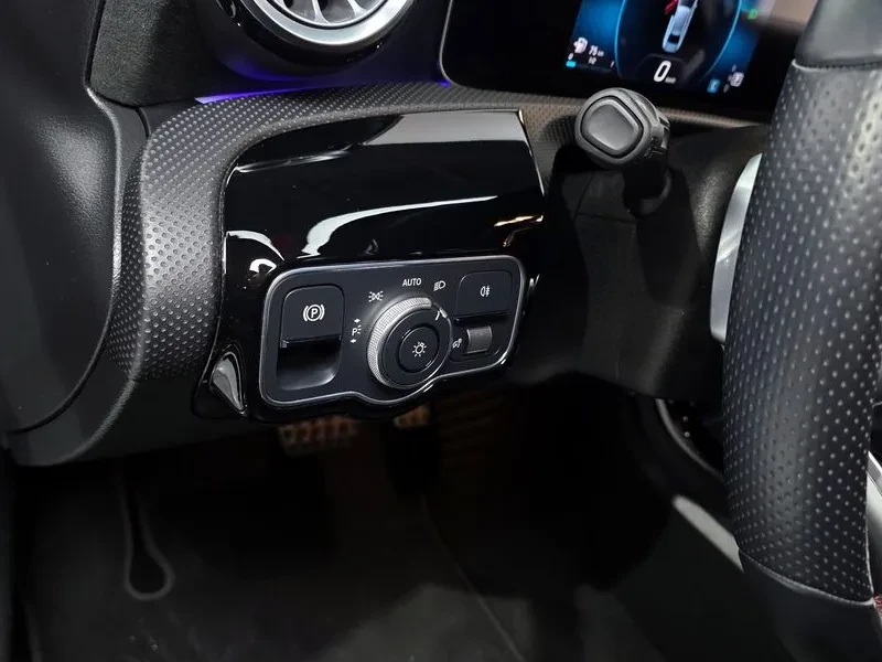 Mercedes-Benz A 220 AMG LINE Sedan/ ��������� � ������ ��� �����  | Mobile.bg � ����������� 17