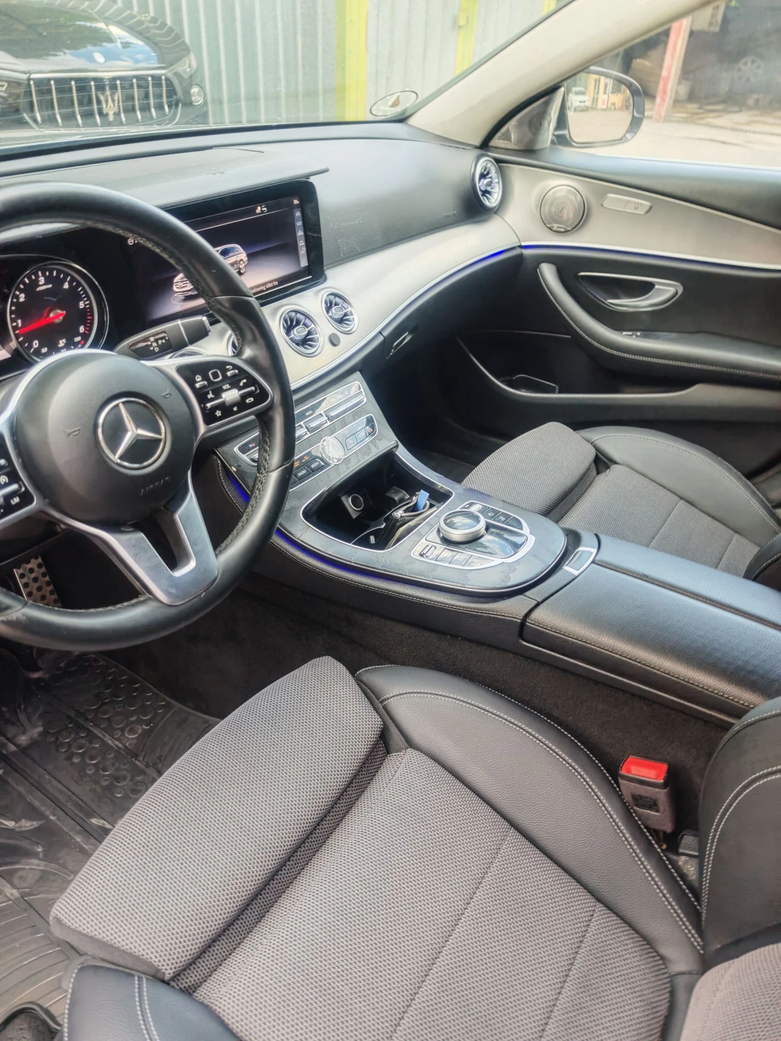 Mercedes-Benz E 220 AMG, АМБИЕНТ, КАМЕРА, ФЕИС, ФУЛ!  - изображение 9