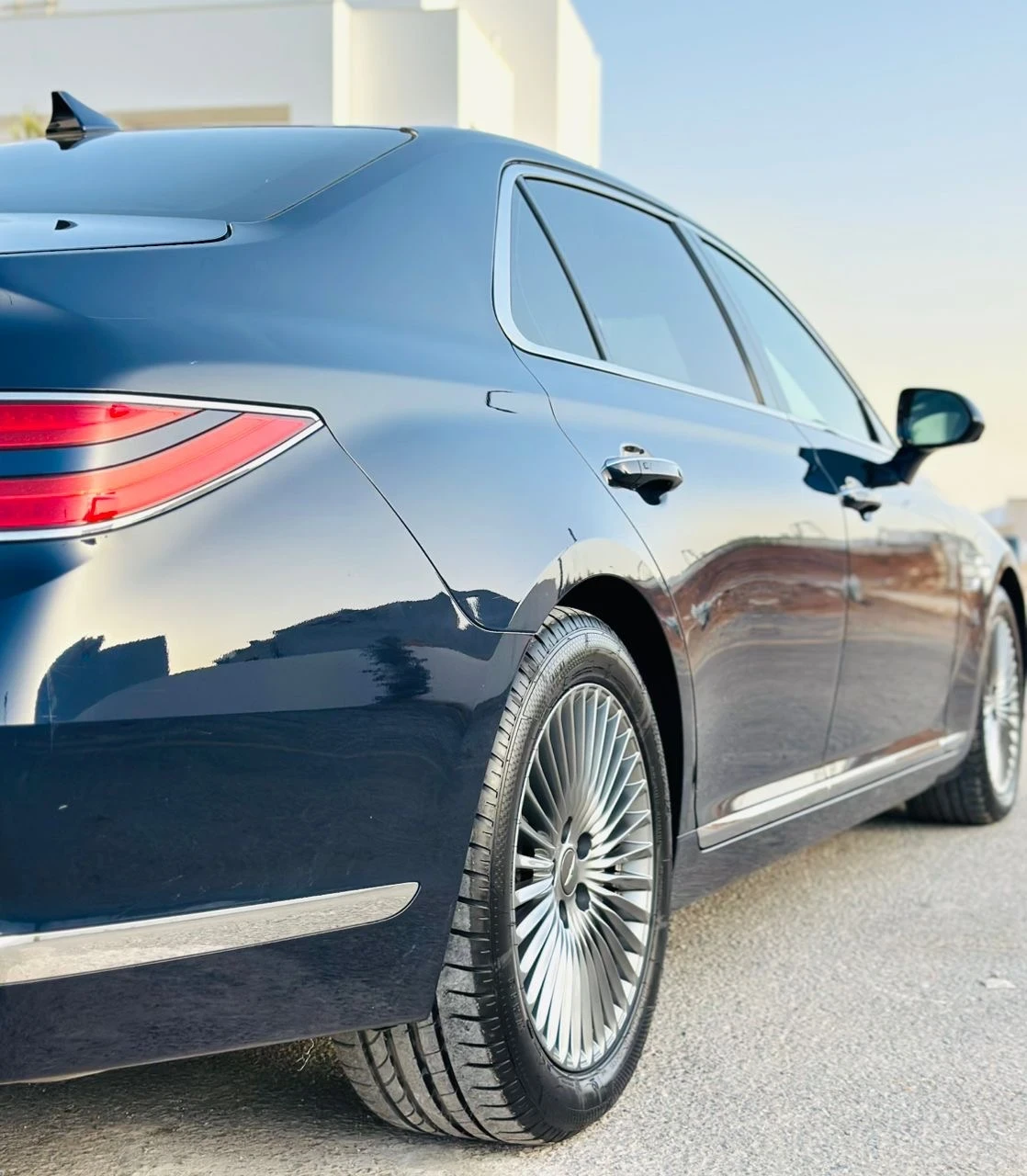 Genesis G90  - изображение 5