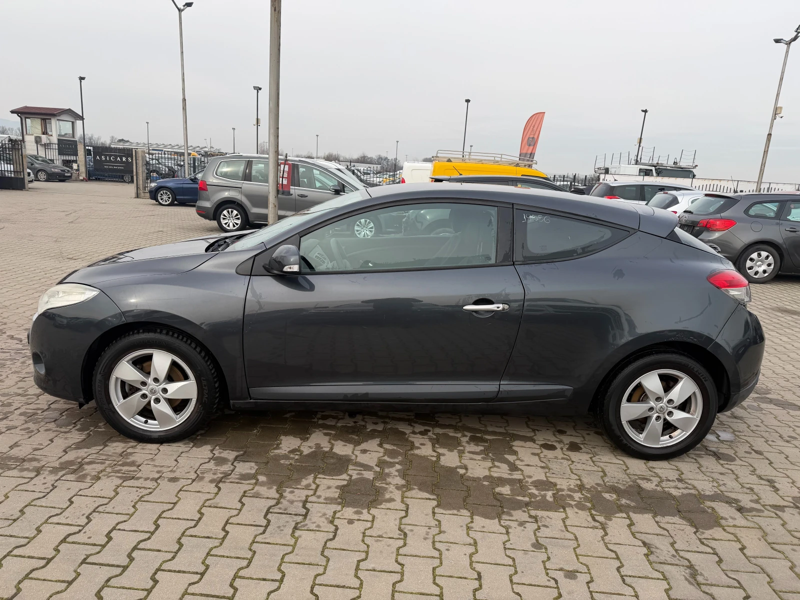 Renault Megane 1.5dCi COUPE/NAVI EURO 5 - изображение 9