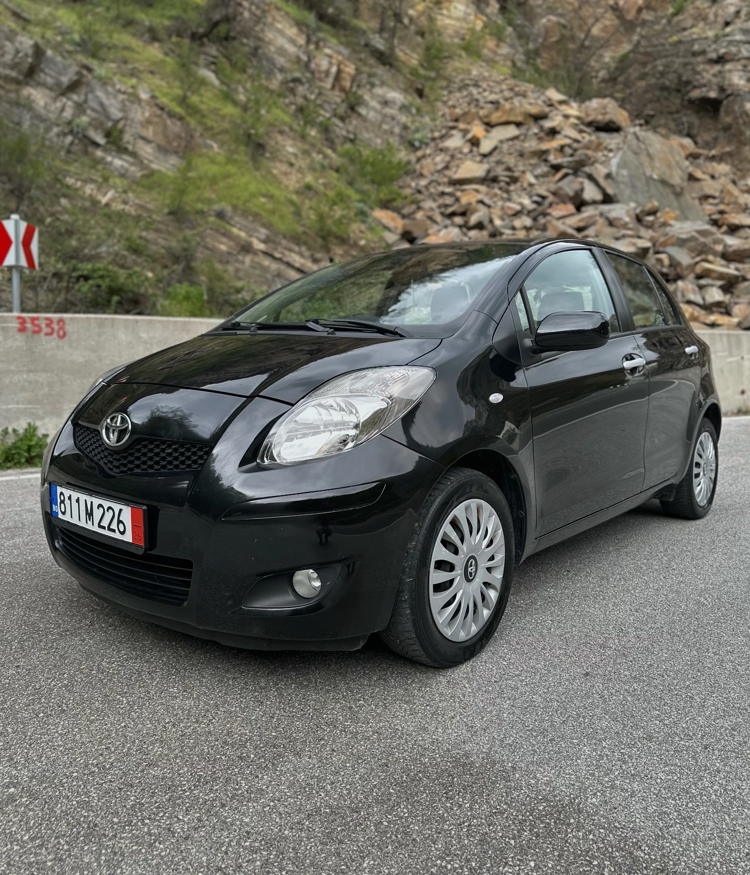 Toyota Yaris 1.33 DUAL VVT-i, снимка 2 - Автомобили и джипове - 53774548