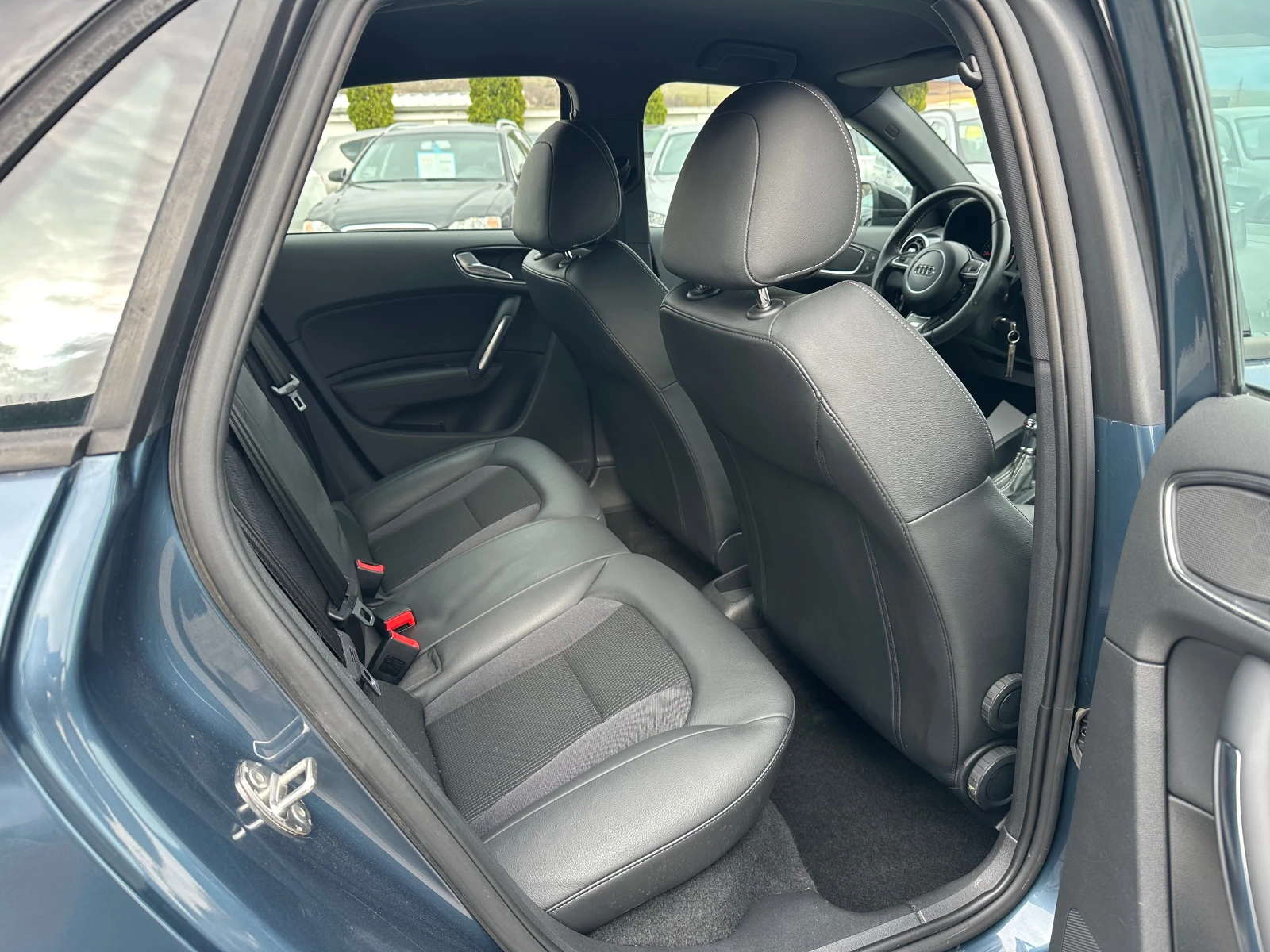 Audi A1 FACE* AVTOMATIK* NAVI* S line* LED* TOP* , снимка 7 - Автомобили и джипове - 53952037