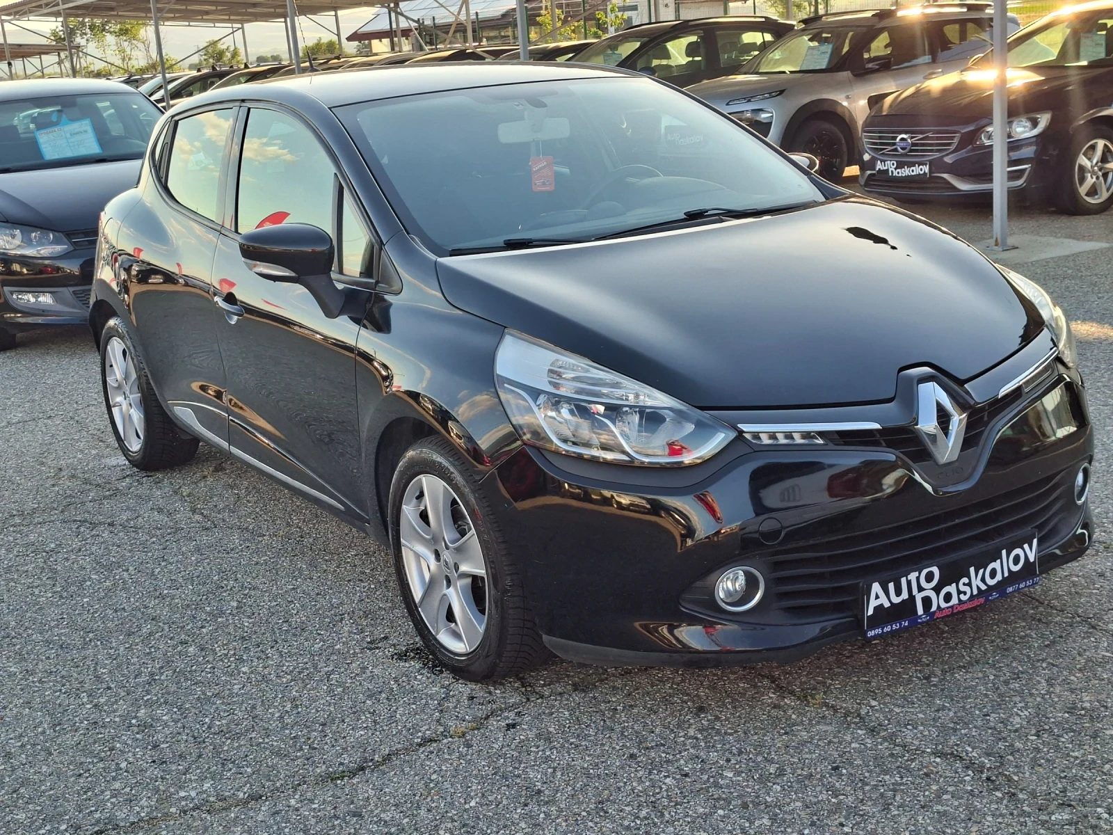 Renault Clio 0.9 tce, снимка 2 - Автомобили и джипове - 54803327