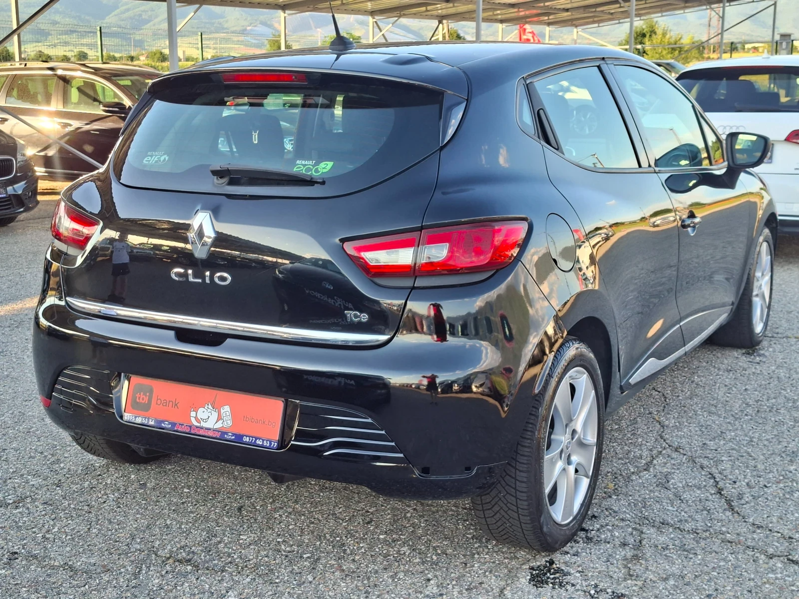 Renault Clio 0.9 tce, снимка 4 - Автомобили и джипове - 54803327