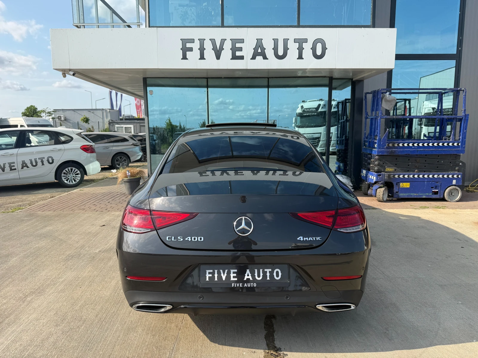 Mercedes-Benz CLS 400 Edition 1 / AMG Line / Distronic / Keyless /, снимка 6 - Автомобили и джипове - 55660137