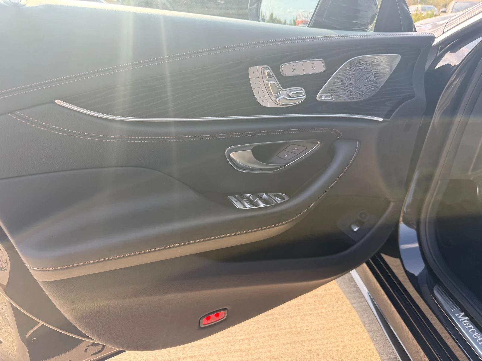 Mercedes-Benz CLS 400 Edition 1 / AMG Line / Distronic / Keyless /, снимка 15 - Автомобили и джипове - 55660137