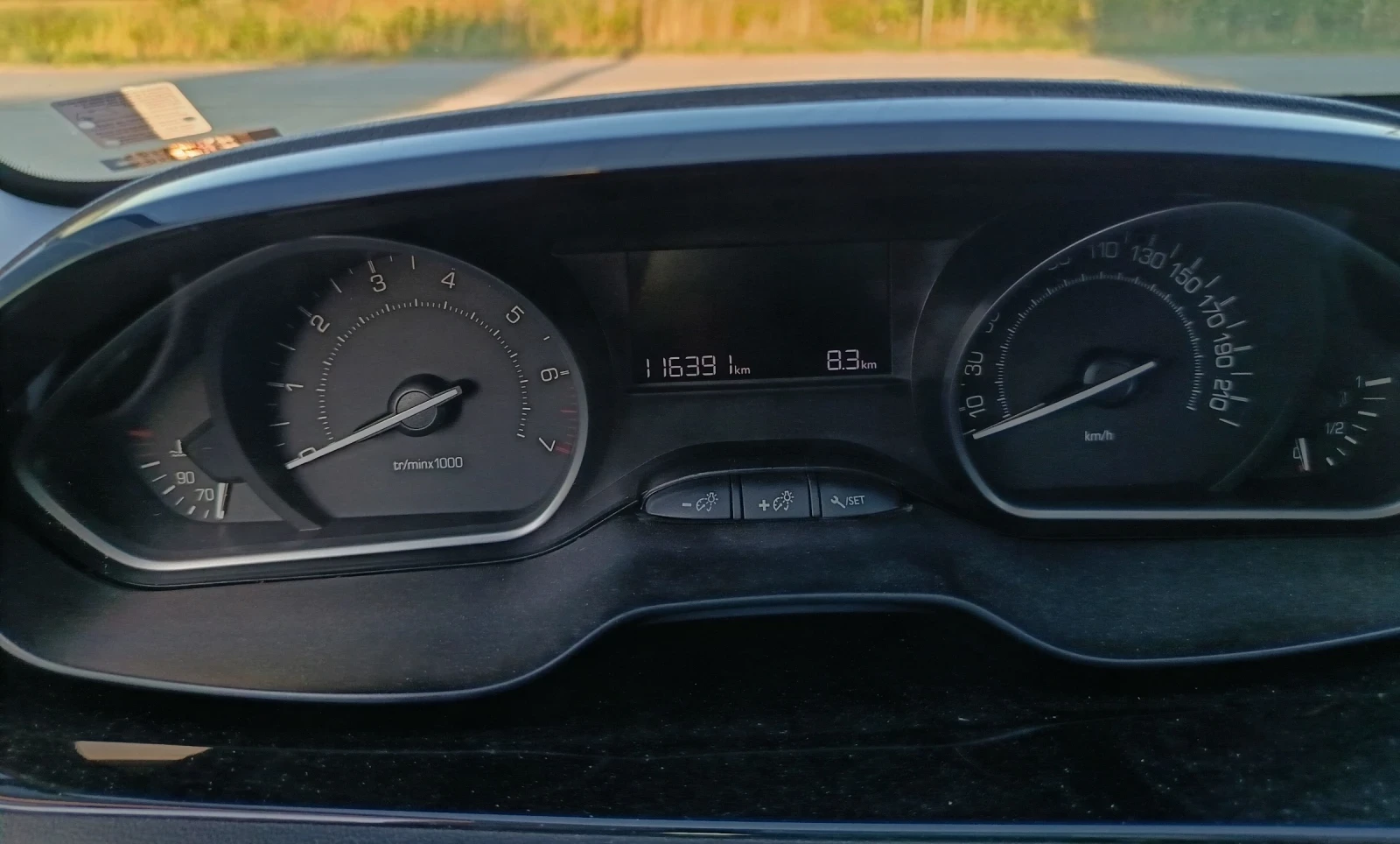 Peugeot 208, снимка 6 - Автомобили и джипове - 55703947