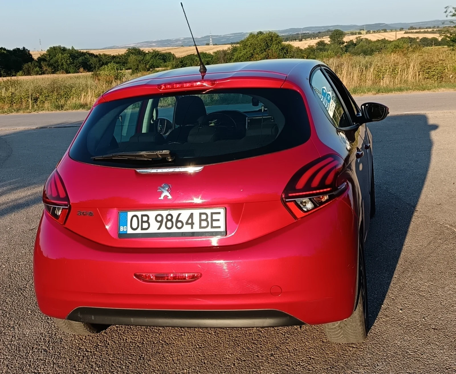 Peugeot 208, снимка 4 - Автомобили и джипове - 55703947