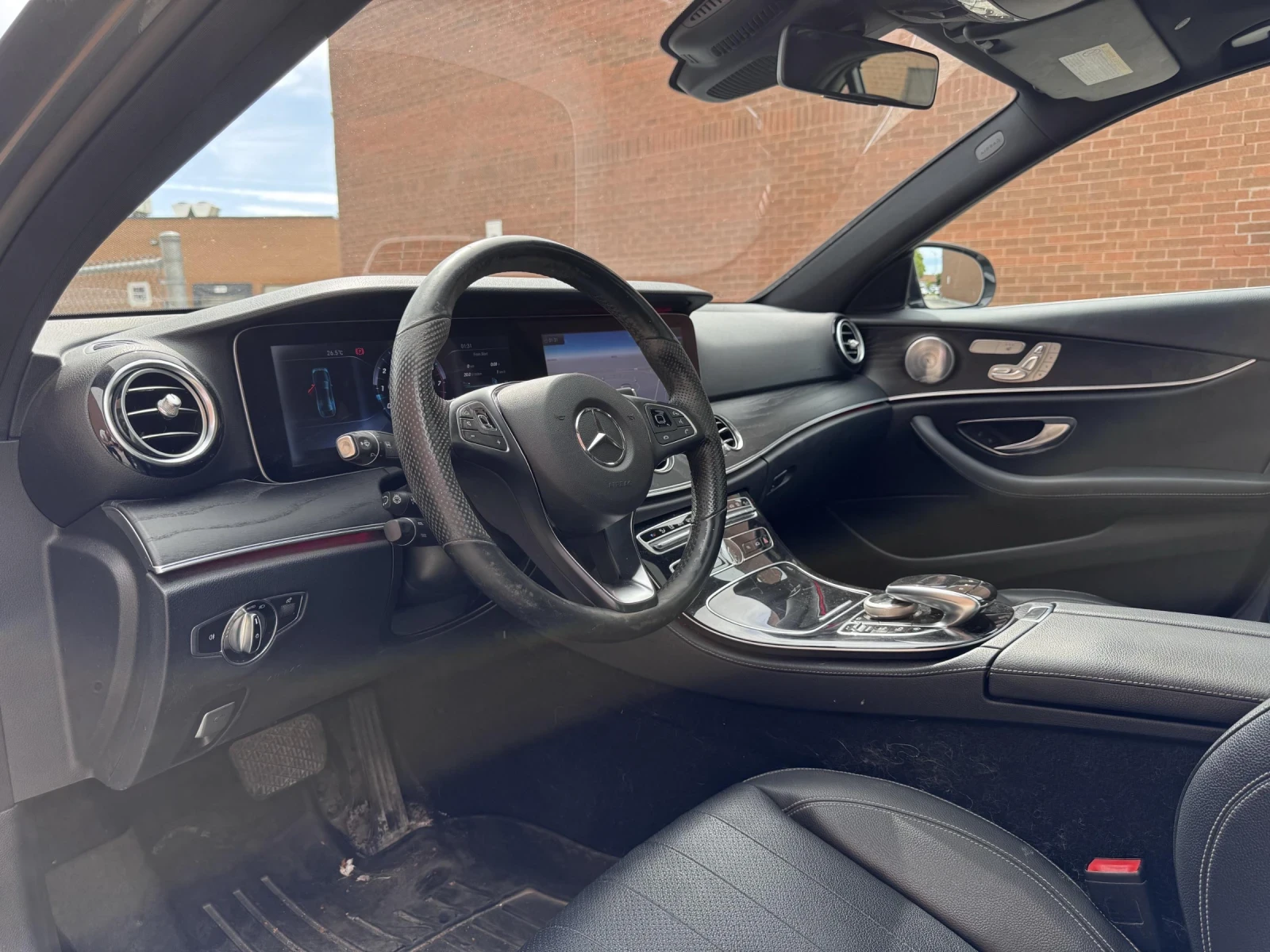 Mercedes-Benz E 300 Amg-Pack* 360* Pano* Brum* Памет* Подгрев* , снимка 8 - Автомобили и джипове - 56131298
