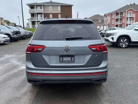 VW Tiguan Comfortline R Line Black Edition | CARFAX, снимка 4