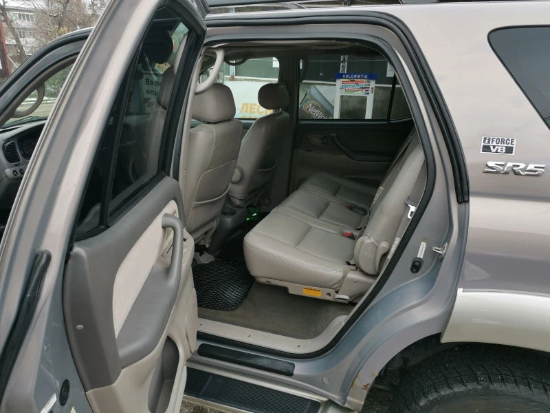 Toyota Sequoia, снимка 8 - Автомобили и джипове - 49397557