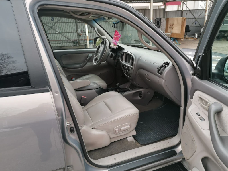 Toyota Sequoia, снимка 6 - Автомобили и джипове - 49397557