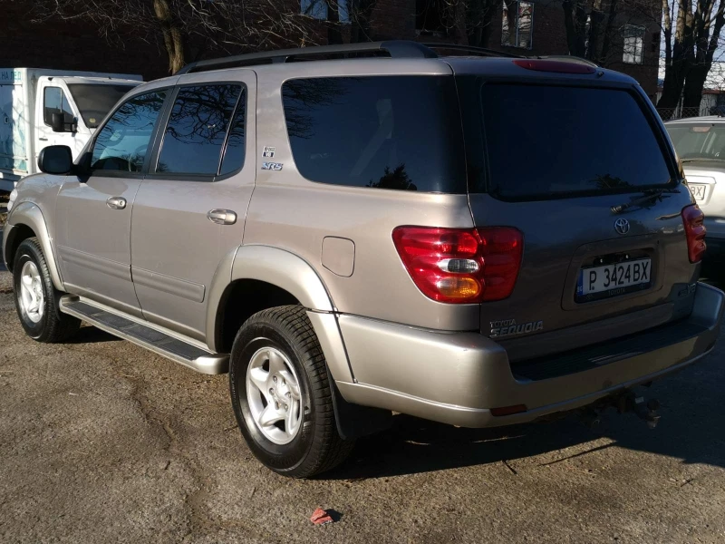 Toyota Sequoia, снимка 3 - Автомобили и джипове - 49397557