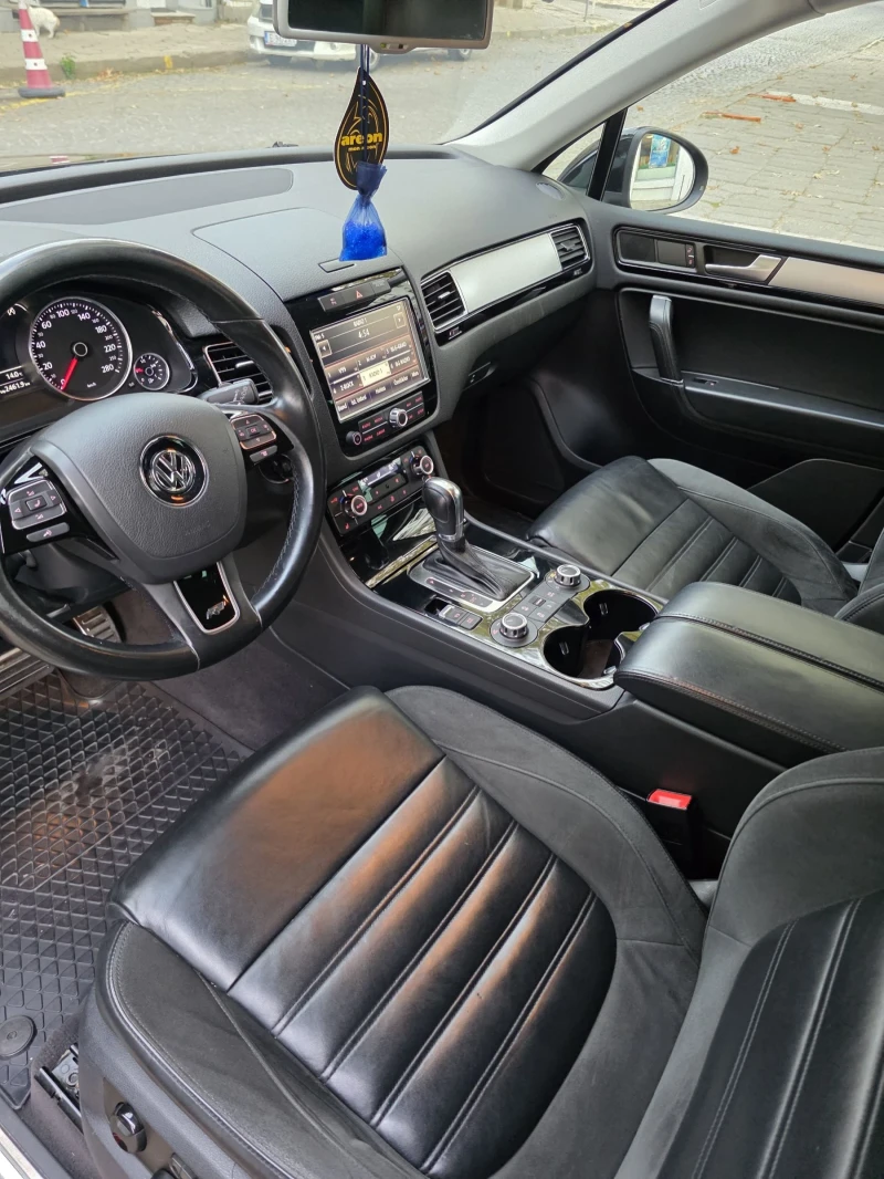 VW Touareg, снимка 7 - Автомобили и джипове - 52124886