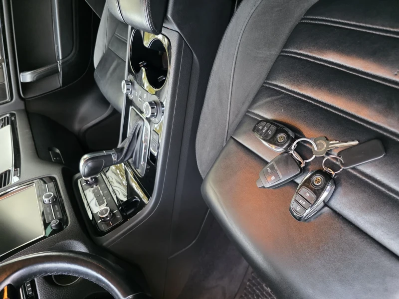VW Touareg, снимка 4 - Автомобили и джипове - 52124886