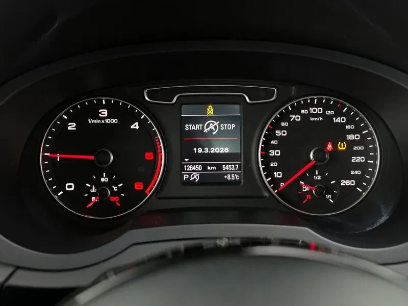 Audi Q3 2.0 TDI Quattro - САМО 30% АВАНС, снимка 16 - Автомобили и джипове - 56066336