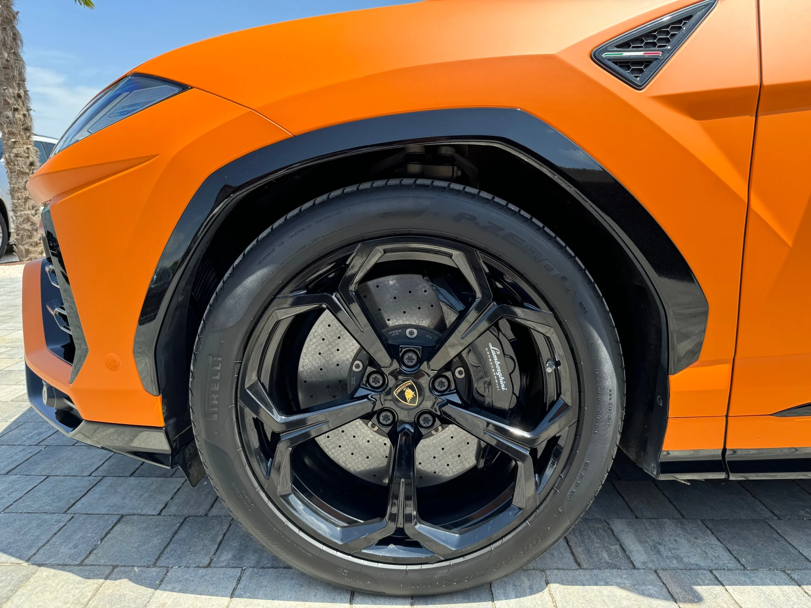 Lamborghini Urus  - изображение 8