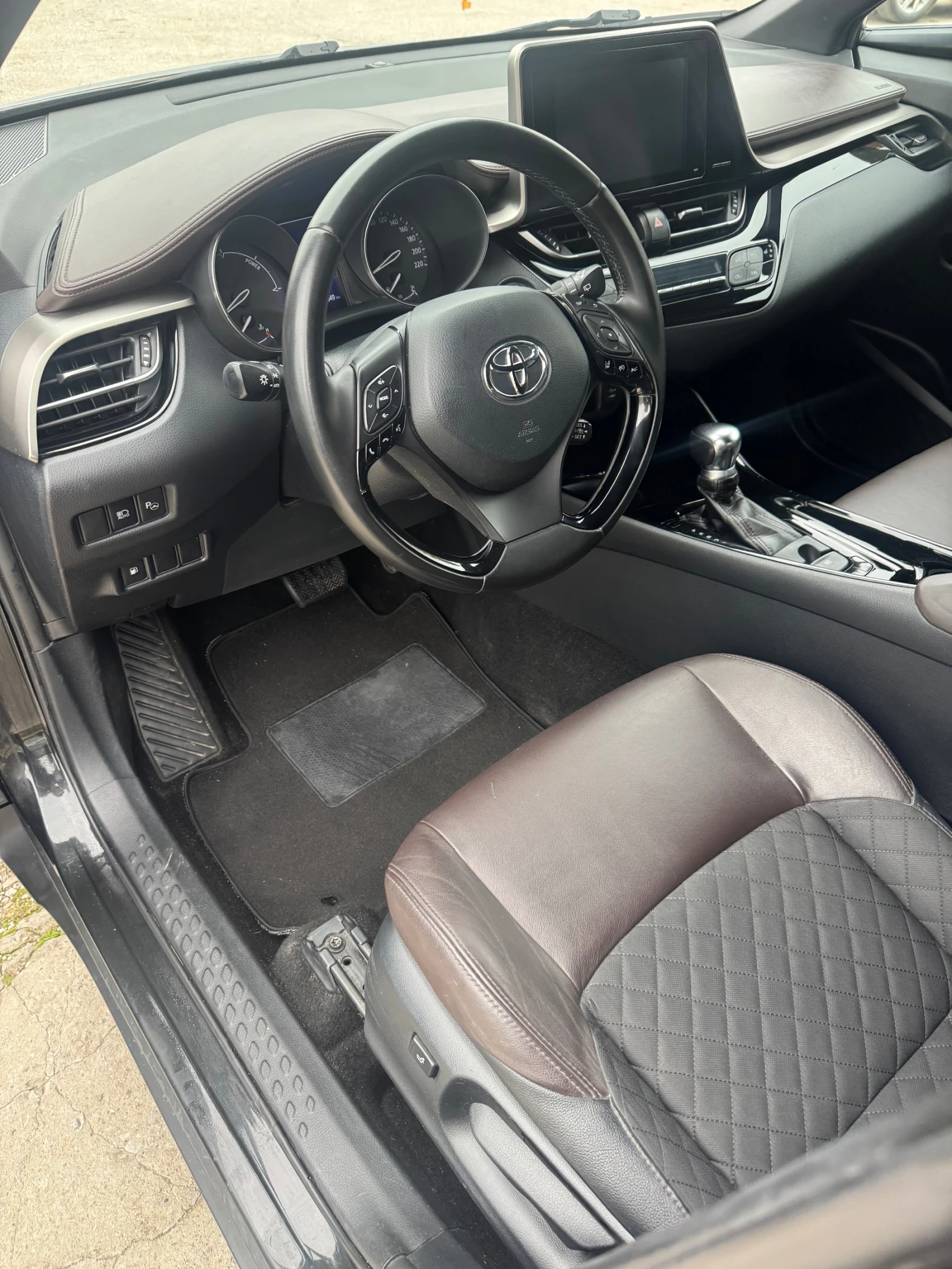 Toyota C-HR Хибрид 122 k.c. ГАРАНЦИОННА от ТОЙОТА - изображение 8