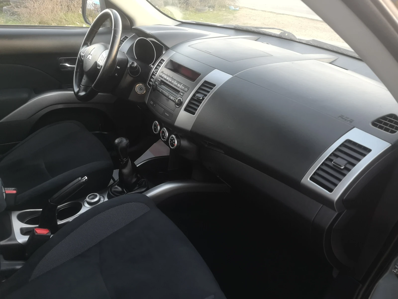 Mitsubishi Outlander 2.4i 4x4 121000km gas - изображение 9