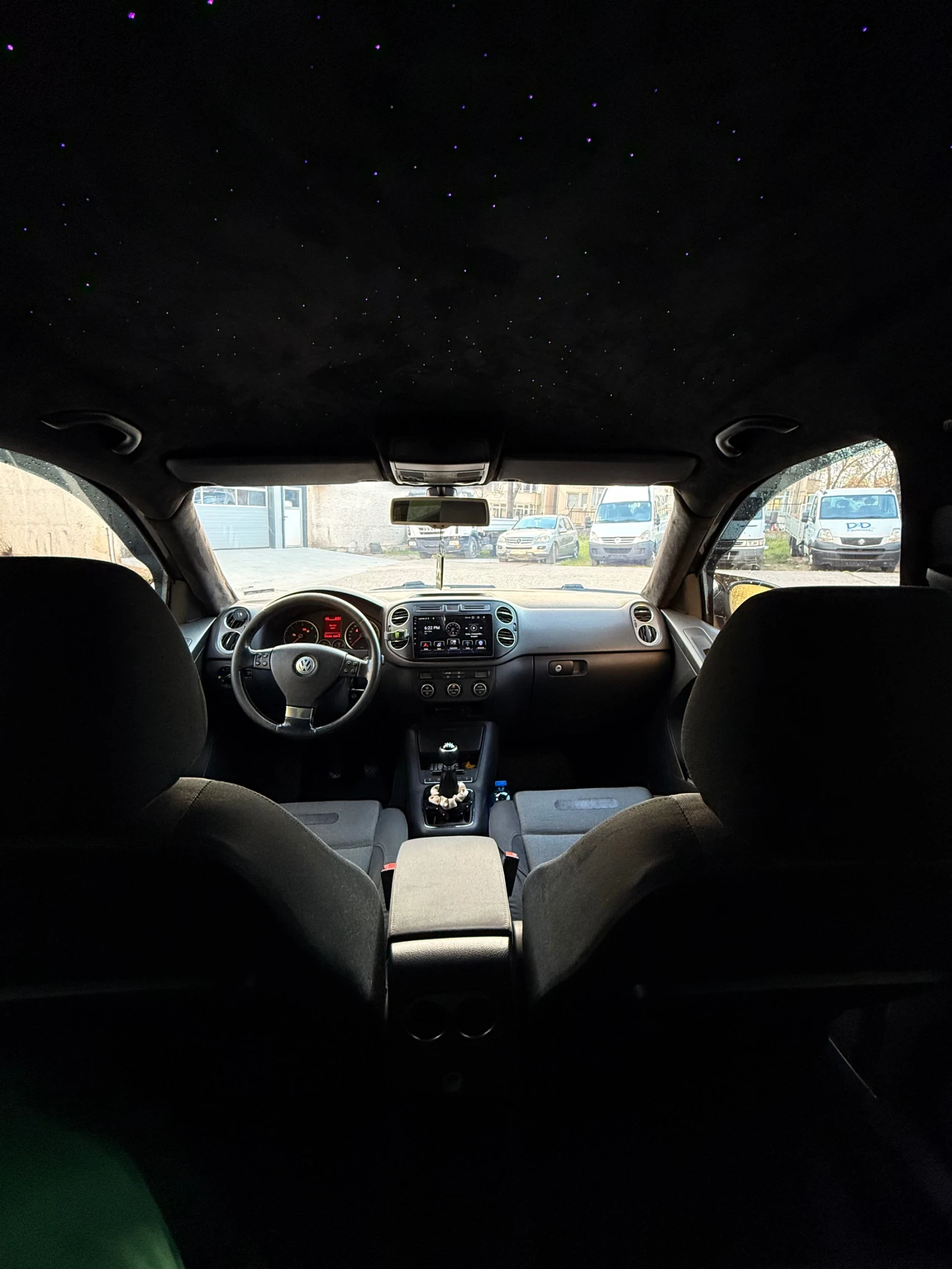 VW Tiguan 2.0 TDI 140 4 motion, снимка 9 - Автомобили и джипове - 54201405