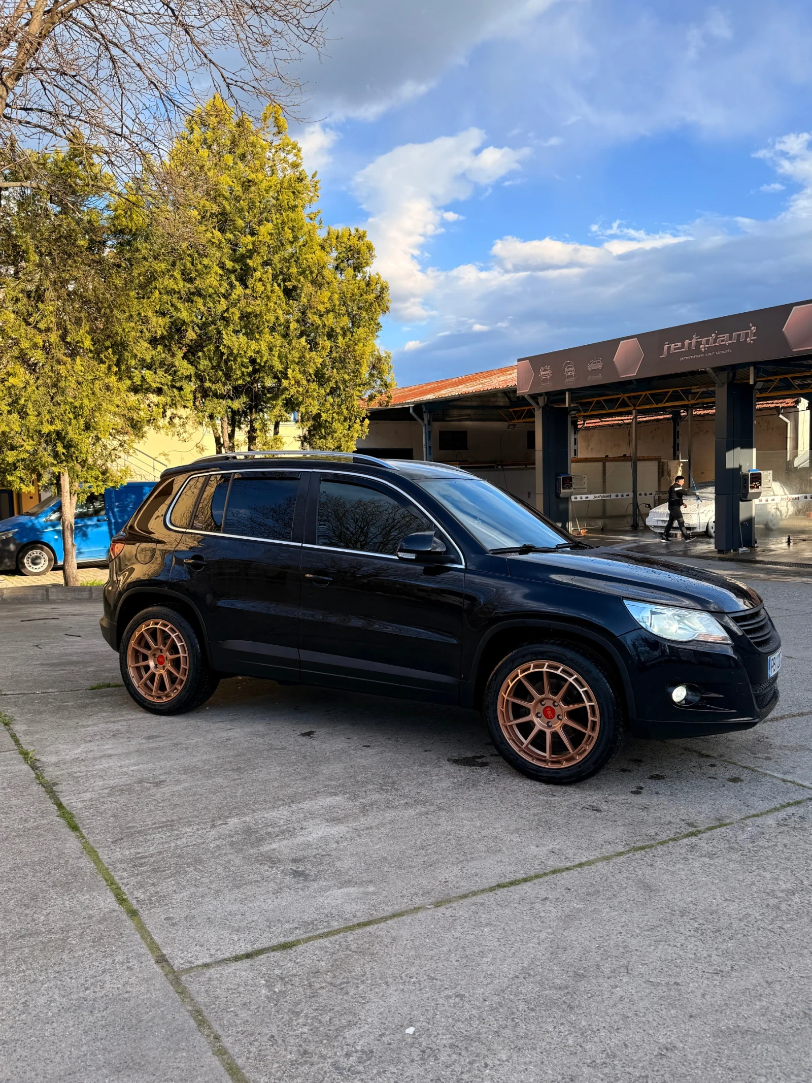 VW Tiguan 2.0 TDI 140 4 motion, снимка 4 - Автомобили и джипове - 54201405