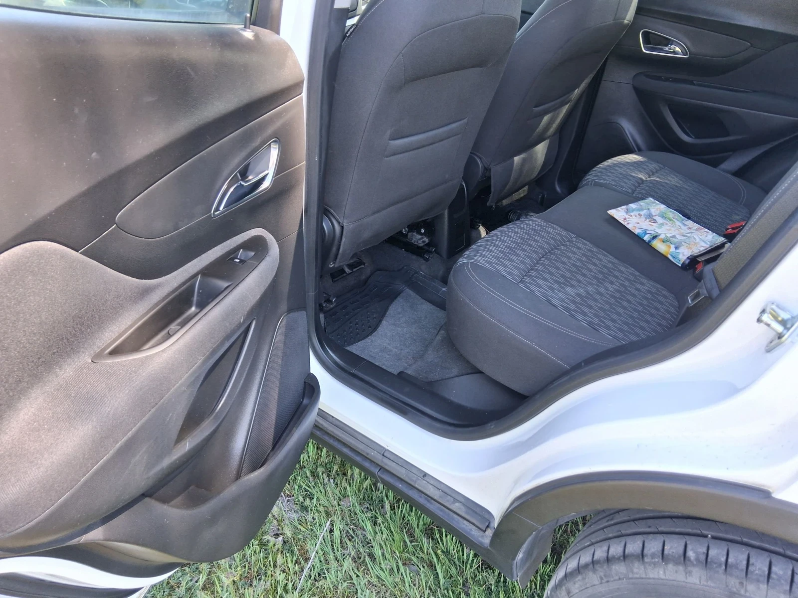 Opel Mokka 1.7, снимка 11 - Автомобили и джипове - 54245561